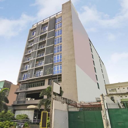 Melbourne Suites Makati City Bagian luar foto