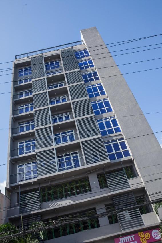 Melbourne Suites Makati City Bagian luar foto