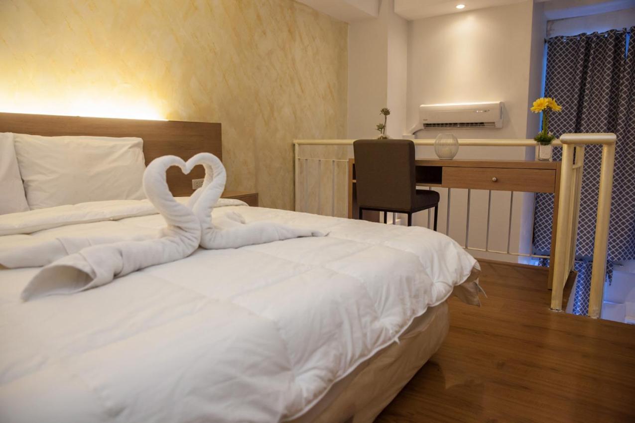 Melbourne Suites Makati City Bagian luar foto