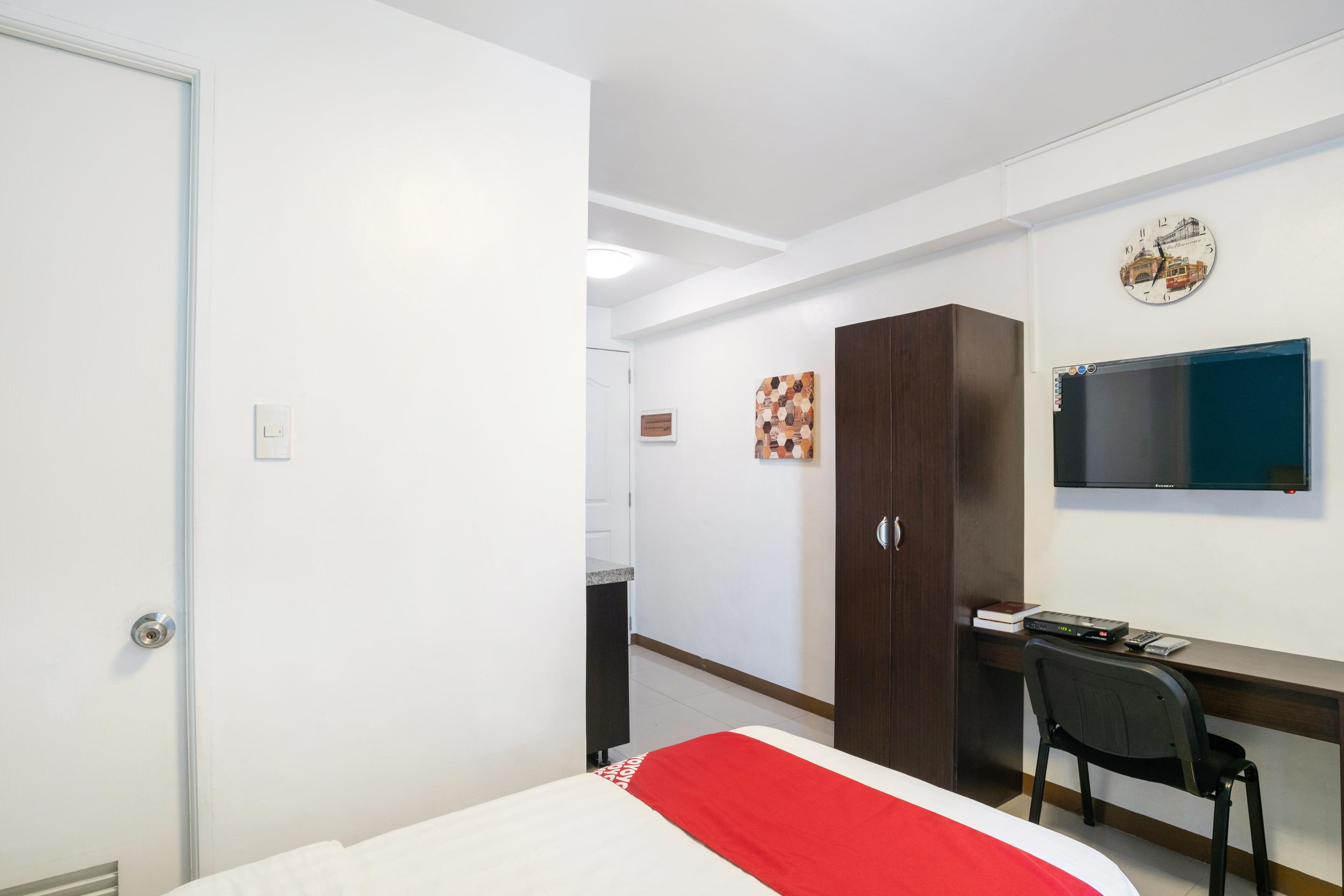 Melbourne Suites Makati City Bagian luar foto